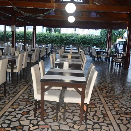 Otel Ares *