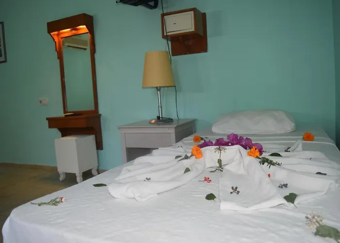 Ares Hotel *